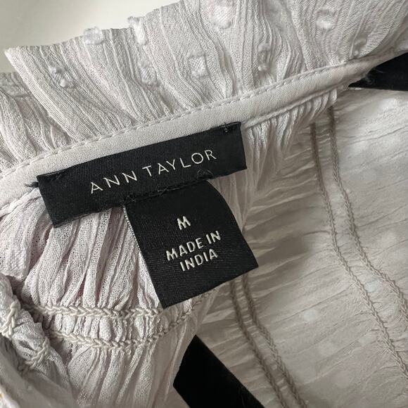 Ann Taylor Light Grey Smock Swiss Dot Top Blouse Size Medium - Picture 4 of 7